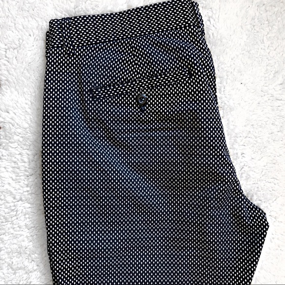 ✨GAP KHAKI PANTS✨ - Picture 2 of 5